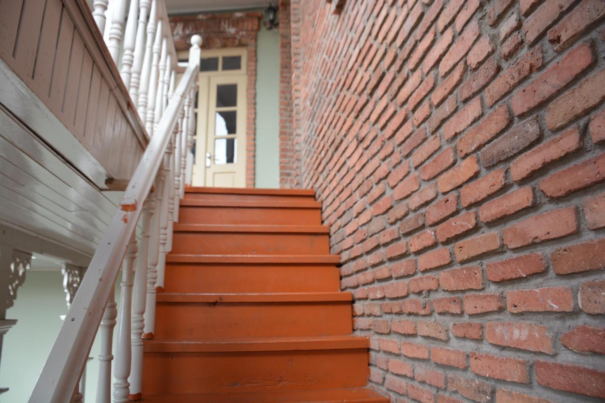 Old House Luca Hotel Tbilisi Exterior foto