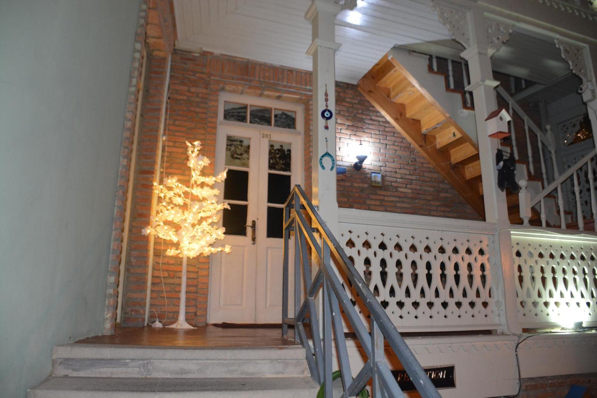 Old House Luca Hotel Tbilisi Exterior foto