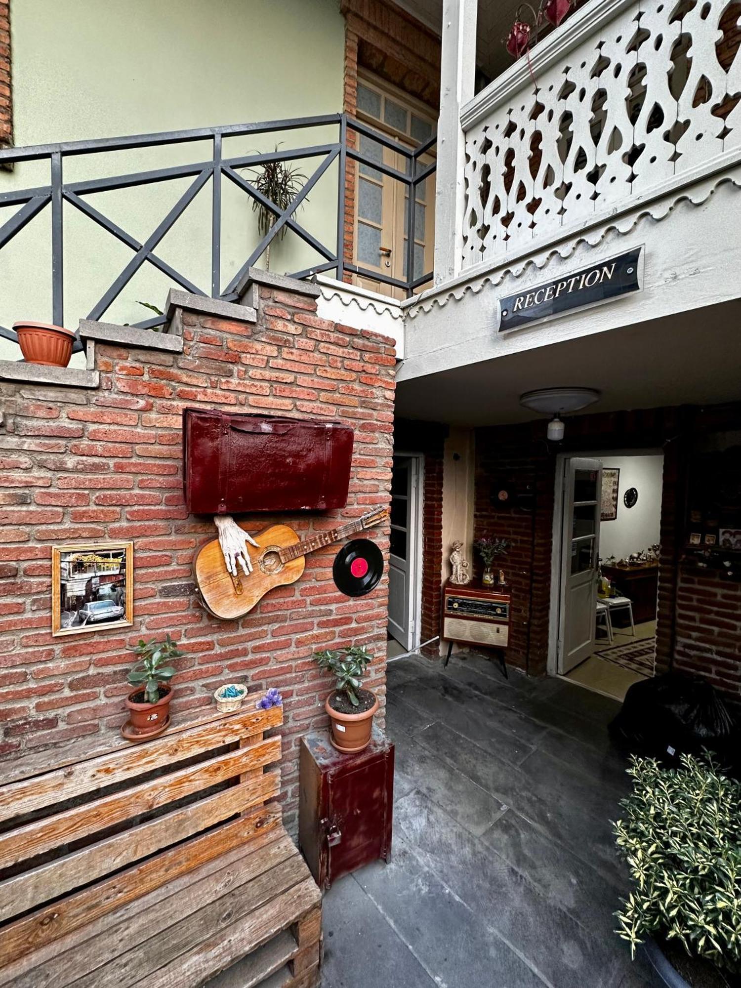 Old House Luca Hotel Tbilisi Exterior foto